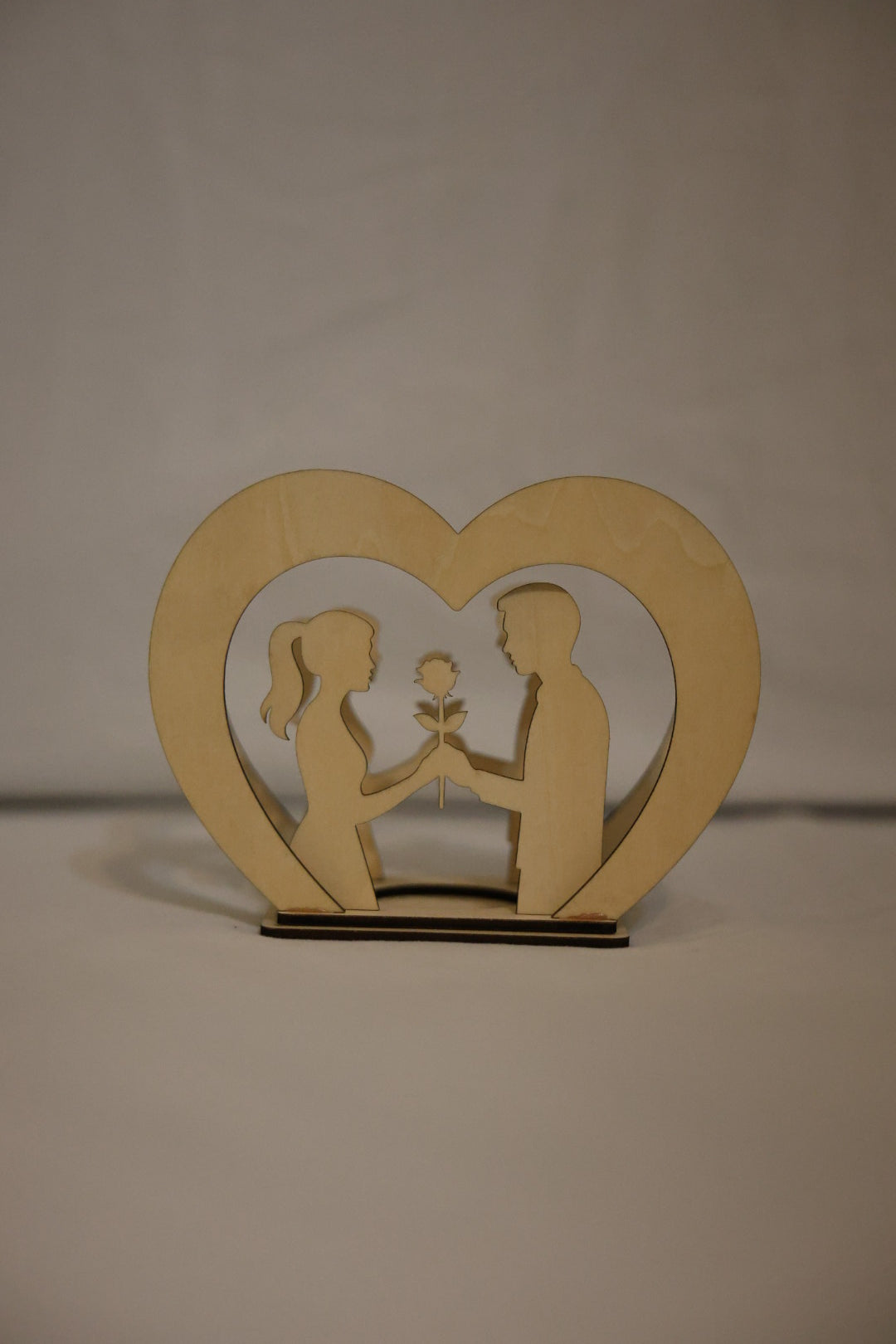 Romantic Couple Candle Holder – Wooden Heart Silhouette Tealight Decor