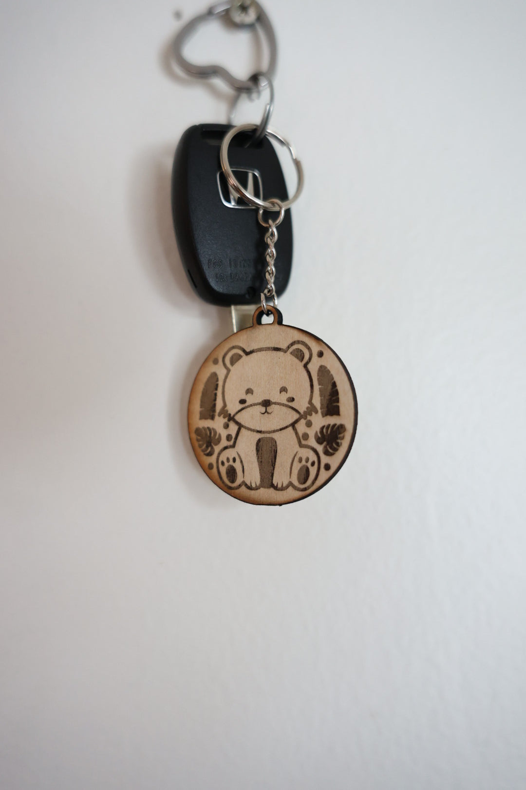Cute Animal Wooden Keychain Gift Set – Cat, Bear & Paw Print
