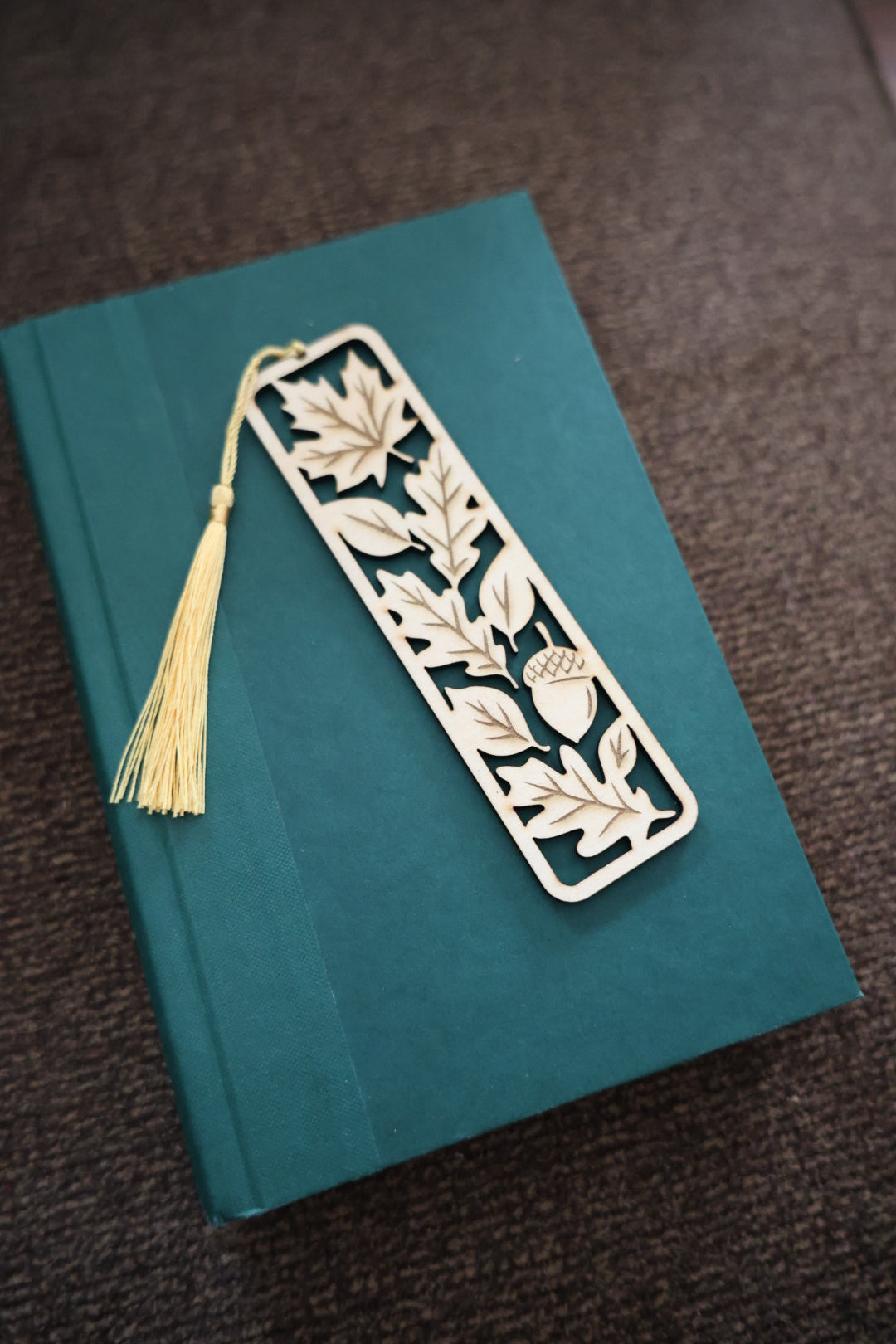 Autumn Oak Leaf Wooden Bookmark with Tassel – Laser Cut Fall Bookmark