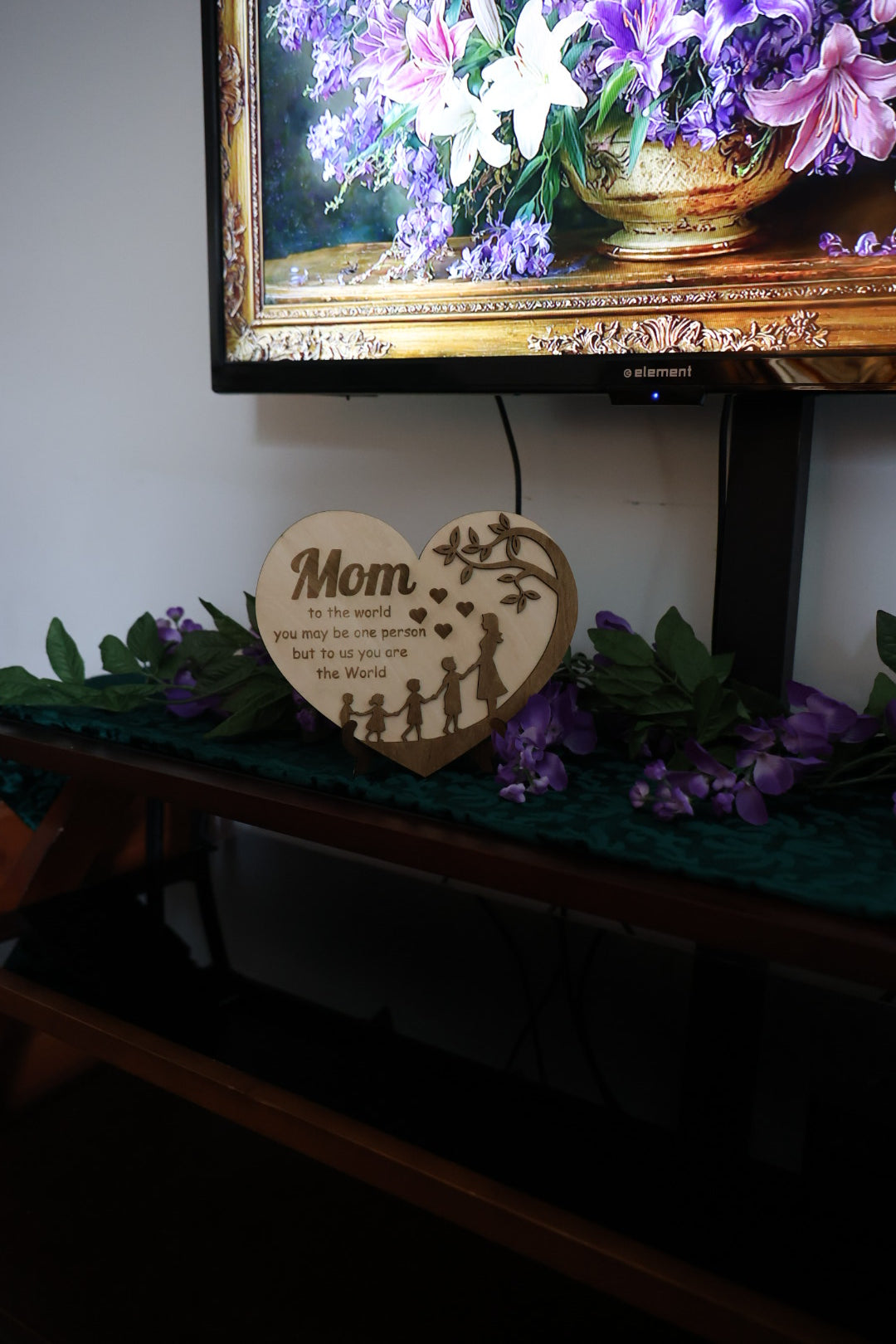 Mom Heart Wooden Sign – Laser Cut Mother & Children Decorative Gift with Stand