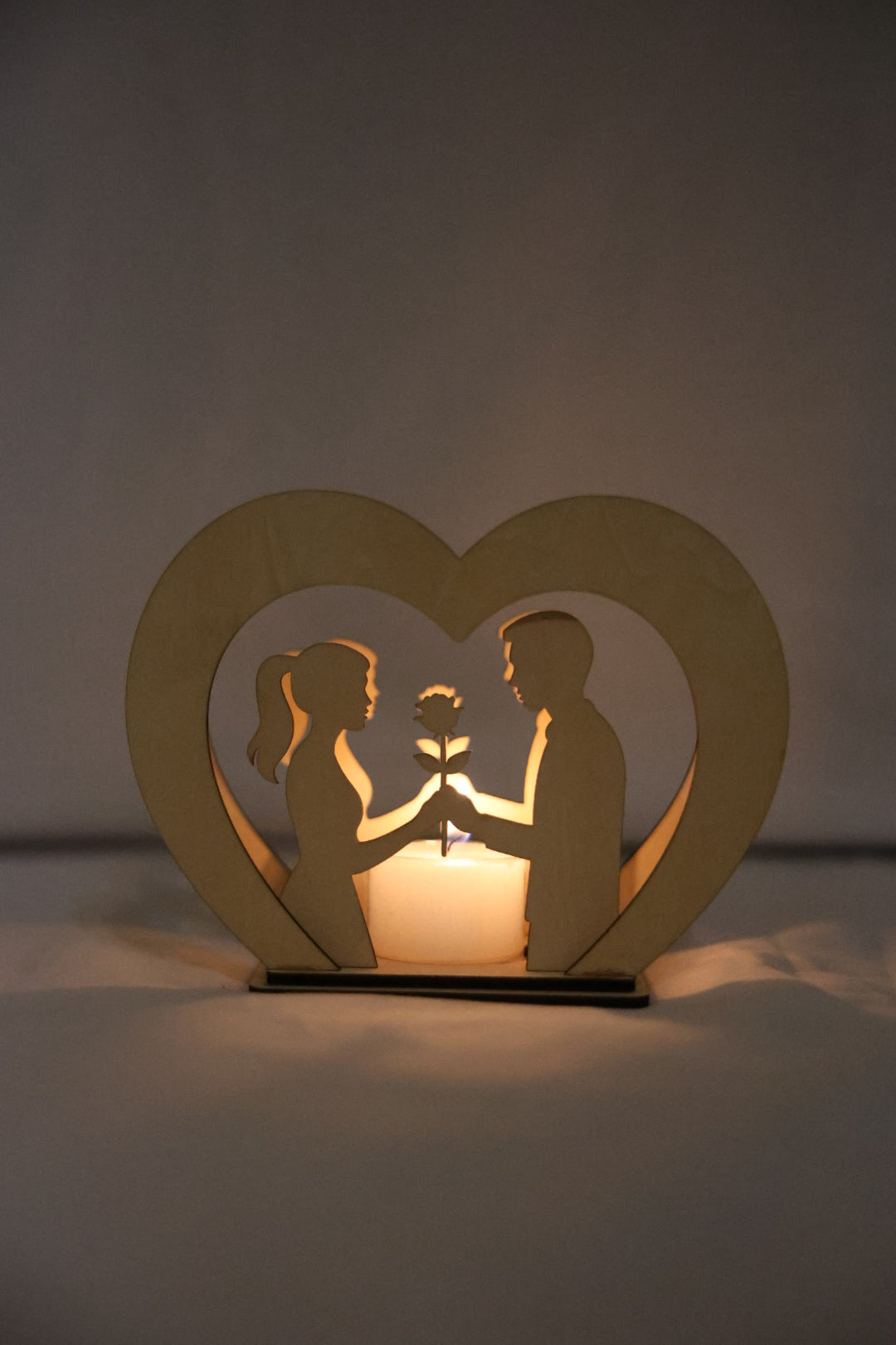 Romantic Couple Candle Holder – Wooden Heart Silhouette Tealight Decor